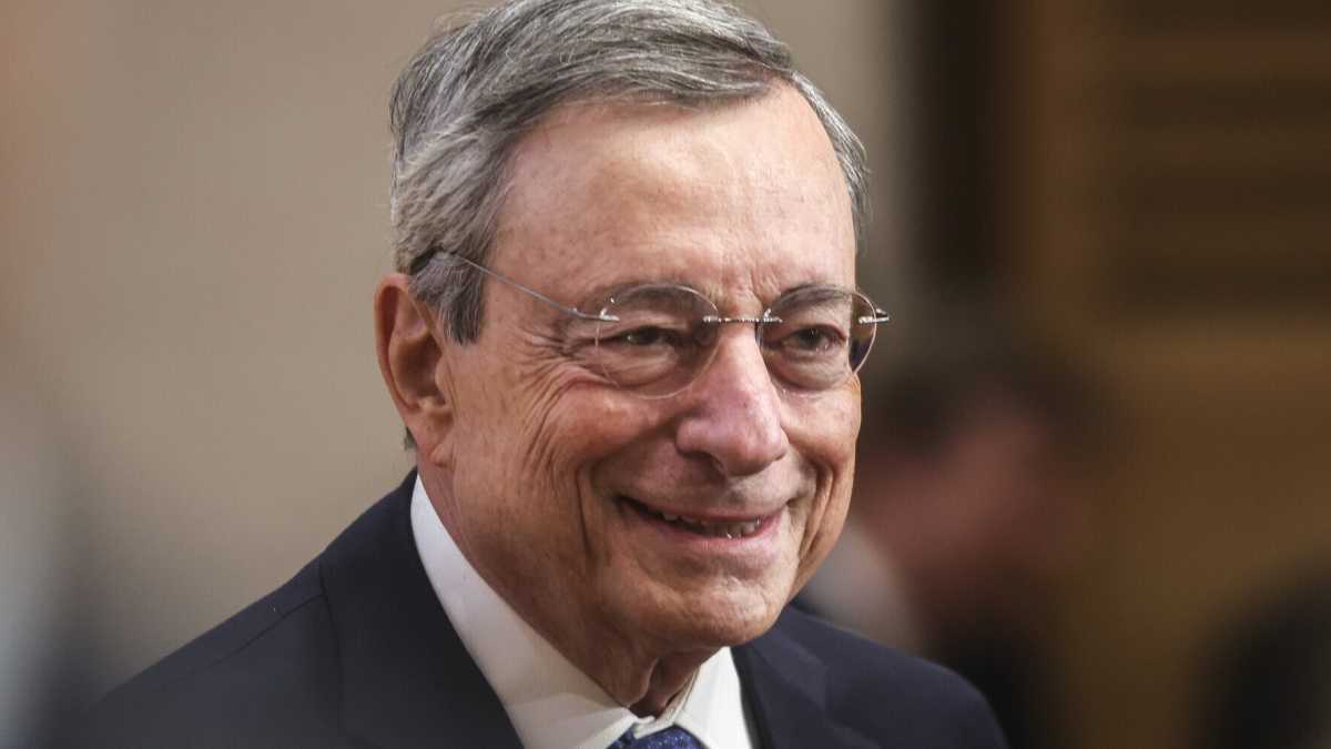 Immagine di La giara di Draghi. Premi, inviti, citazioni, le conferenze, ma il Quirinale resta la sua luna