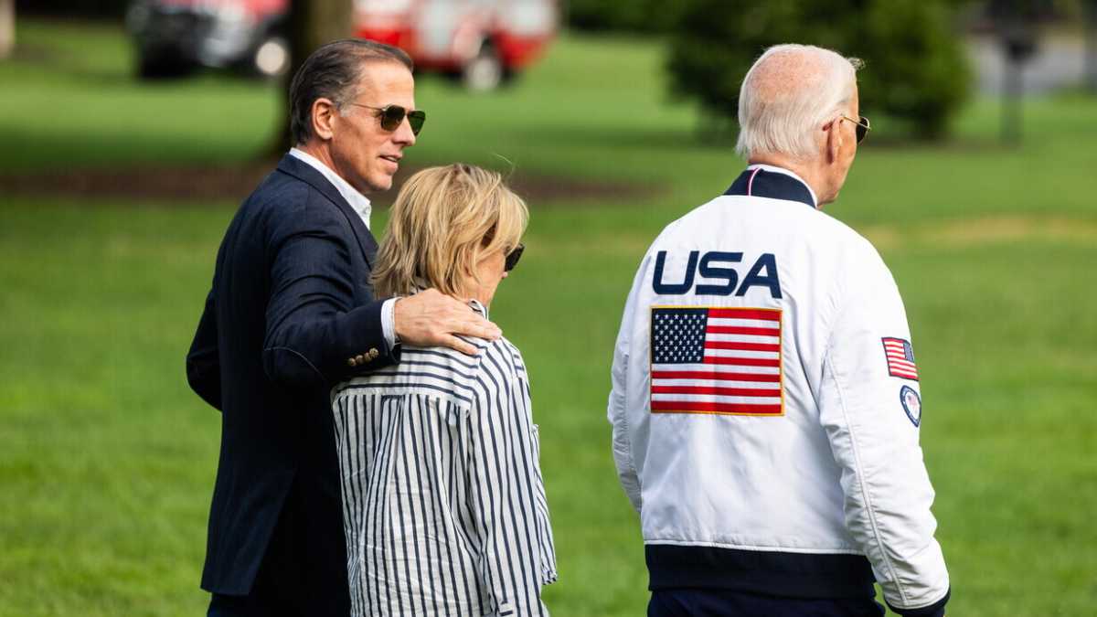 Immagine di Perdoniamo la debolezza paterna di Biden al pensiero delle grazie che elargirà Trump