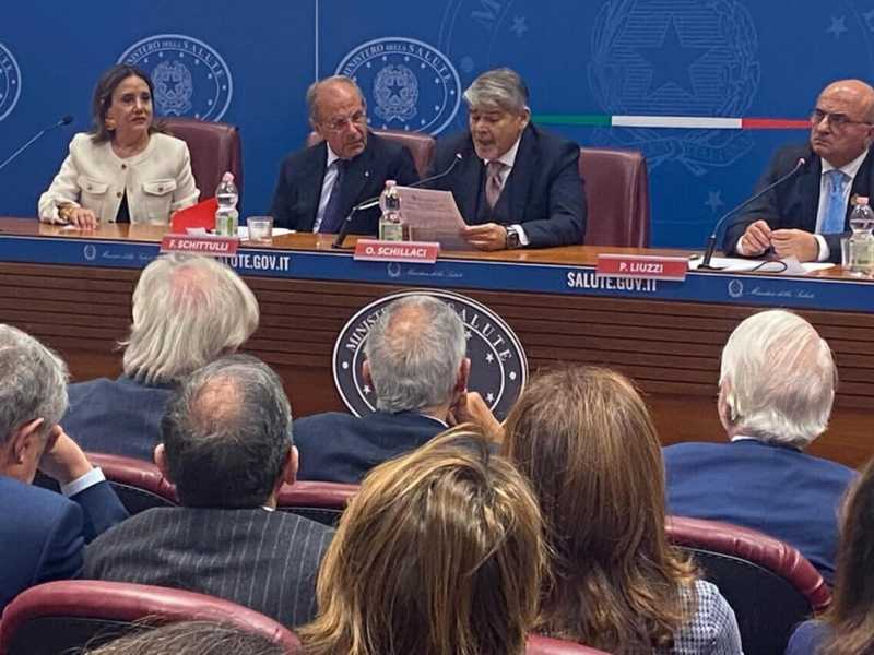 Un astrologo al ministero della Salute. La risposta della Lilt apre nuovi interrogativi