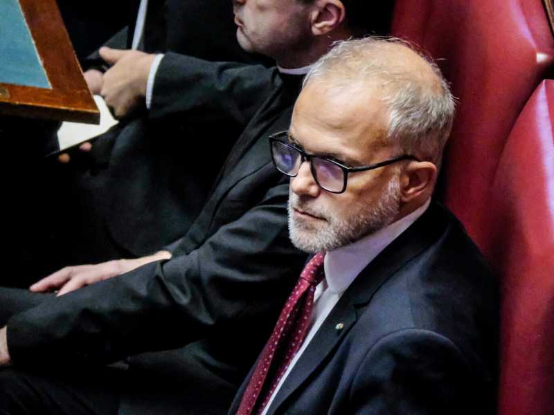 Gli scacchi di Ernesto Ruffini. La fronda per farlo scegliere, Meloni prudente. Franceschini: "E' bravissimo"