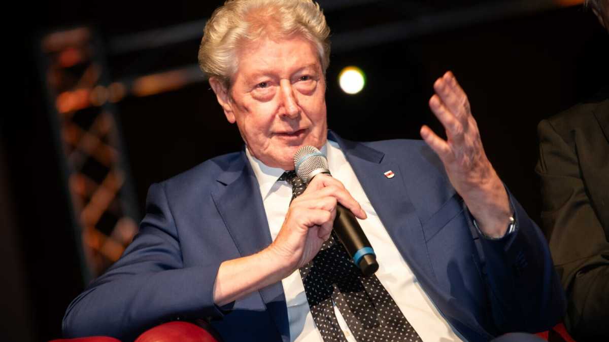 Immagine di Renzo Caramaschi: “Dopo la pensione diventai sindaco e romanziere”