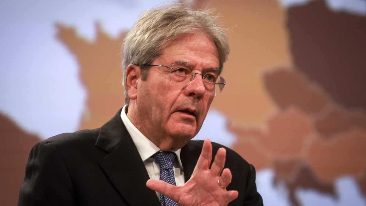 Immagine di Meloni non si batte con ChatGPT. Parla Gentiloni
