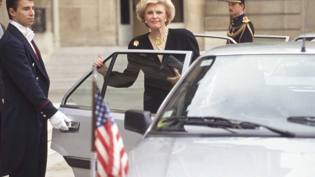 Immagine di Da Churchill a Bill Clinton. Guerra e pace di Pamela Harriman, la cortigiana più influente del Novecento