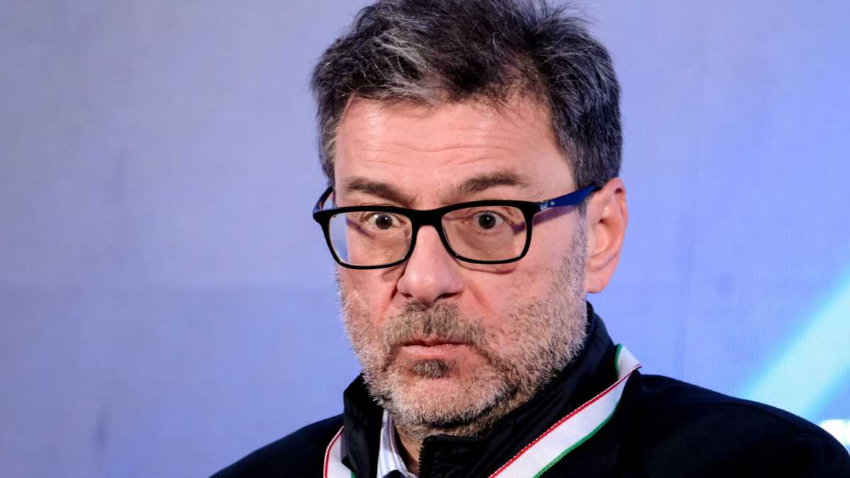 Immagine di Giorgetti motozappa, fa il liberale alla Milei, ma si muove da statalista. E' un altro che si prepara per il Colle