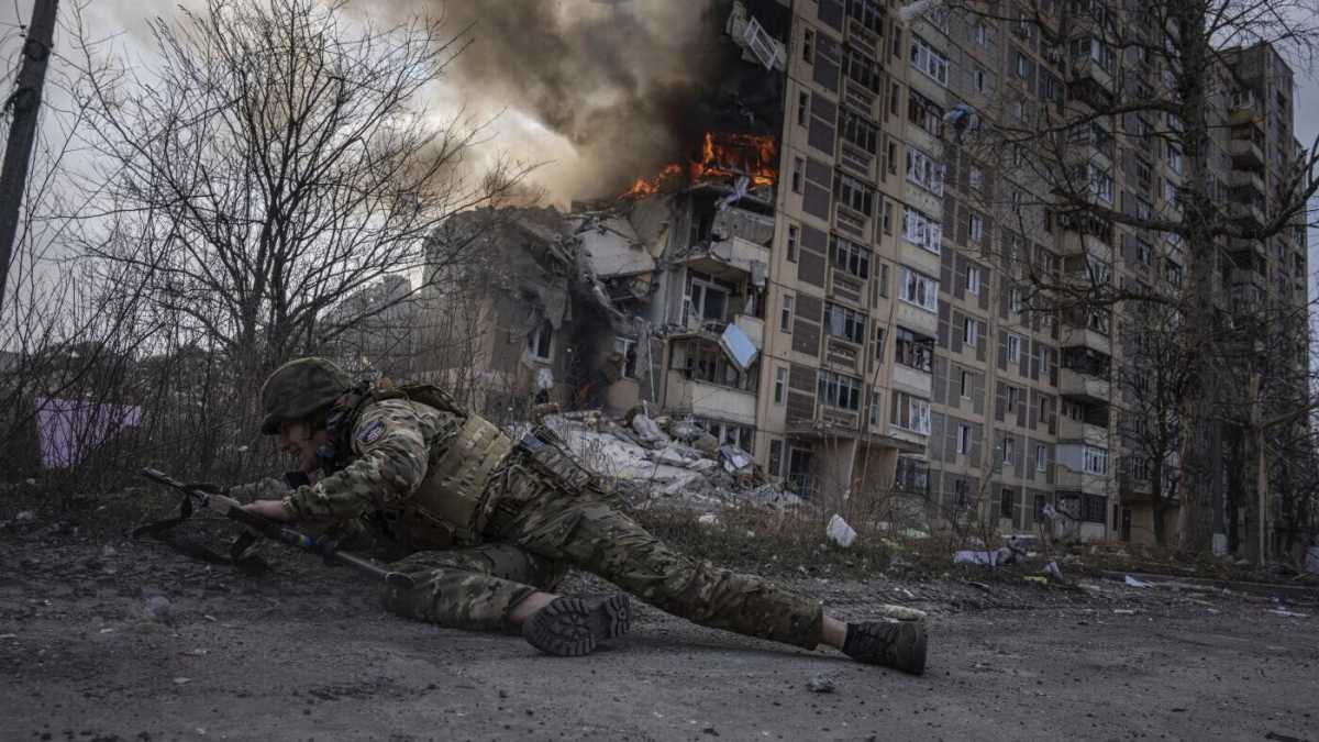 Immagine di La guerra spiegata al Cretino Ibrido