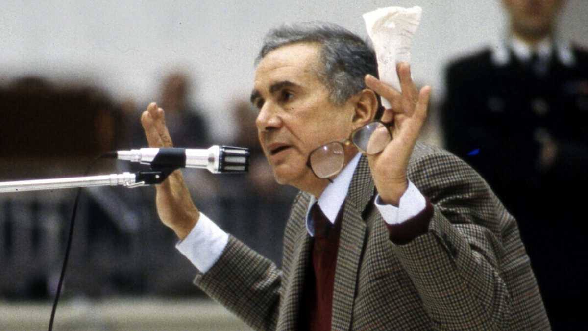 Immagine di Non è colpa nostra se sulla malagiustizia torniamo sempre a Tortora