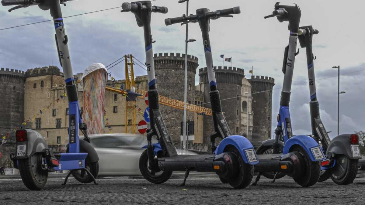 Immagine di Dopo il divieto pure la bomba. Il crepuscolo del monopattino