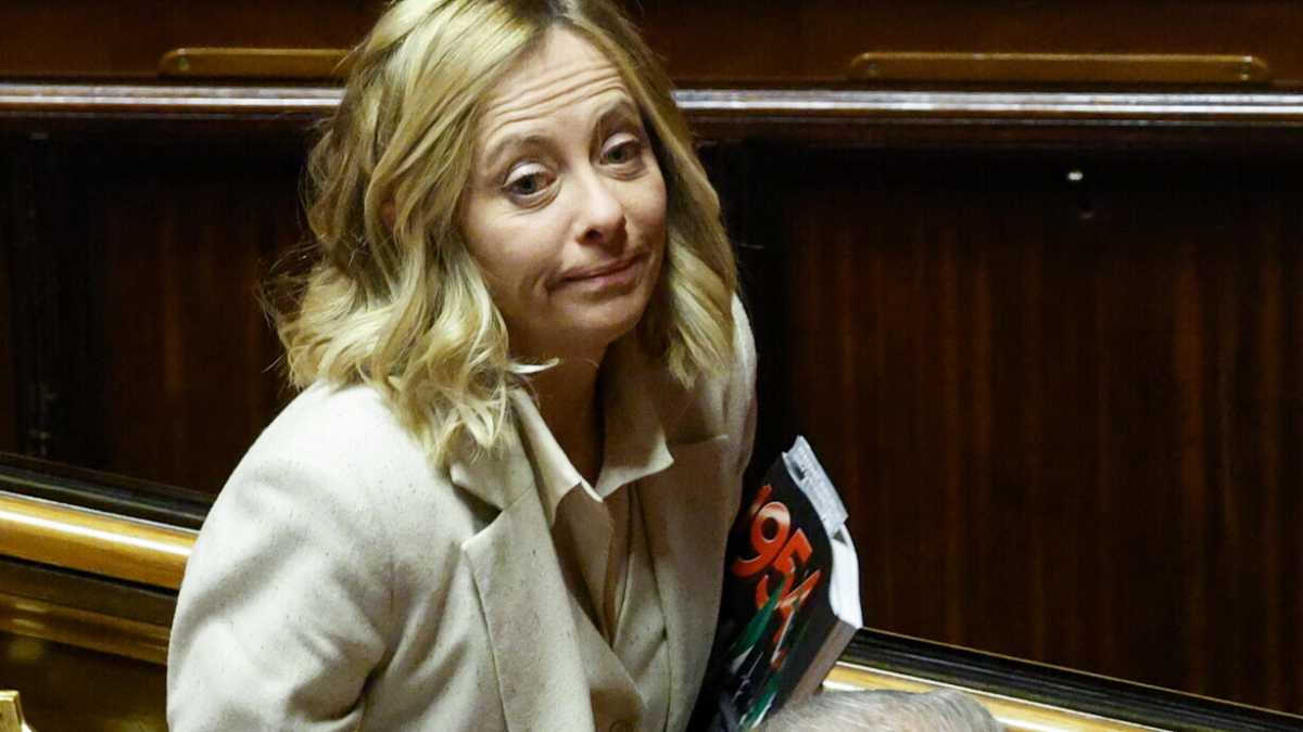 Immagine di Il Senato come Atreju per il Meloni show tra urla e versi. Crisanti (Pd): "Da tirarle una scarpa"