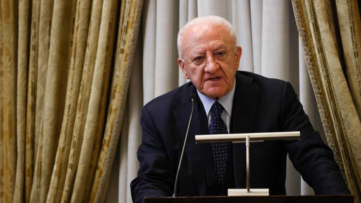 Immagine di De Luca condannato a risarcire 609 mila euro alla Campania per le Covid card
