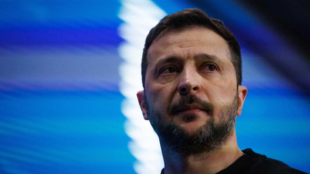 Immagine di Zelensky si guardi bene dagli abbracci che i cattivi alleati ancora gli riservano