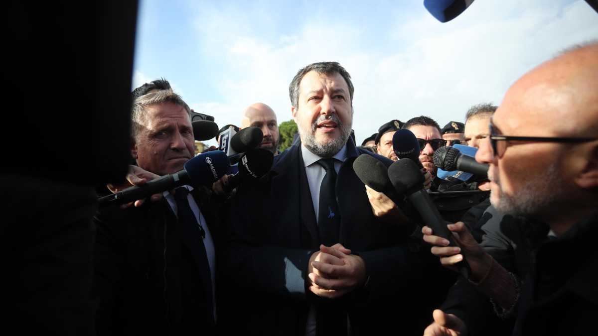Immagine di È il giorno del verdetto su Open Arms. Salvini: “Oggi è una bella giornata. Rifarei tutto”
