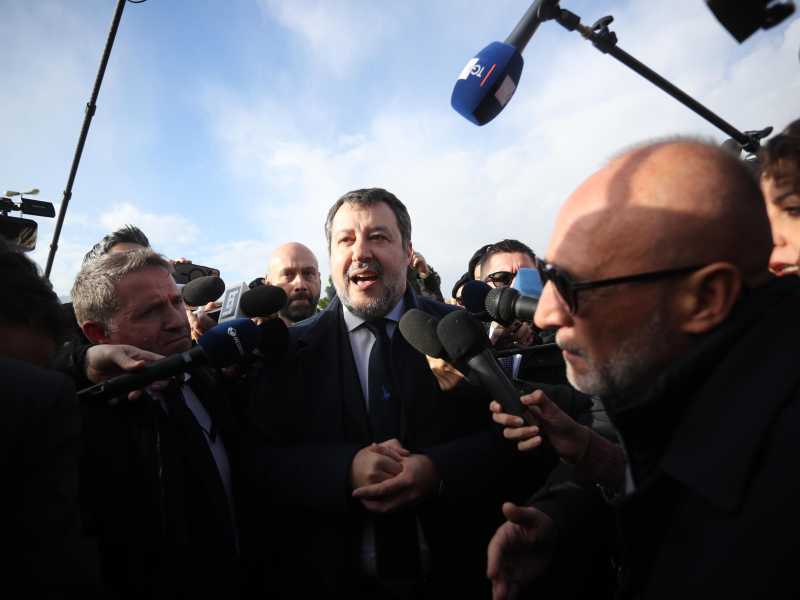 Salvini assolto nel processo Open Arms: "Sono felice, proteggere i confini non è reato"