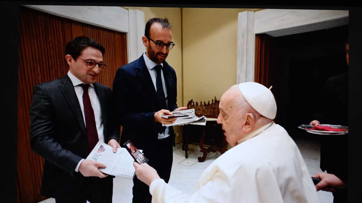 Immagine di Il vangelo come uno smartphone, l'idea del Foglio che piace anche a Papa Francesco
