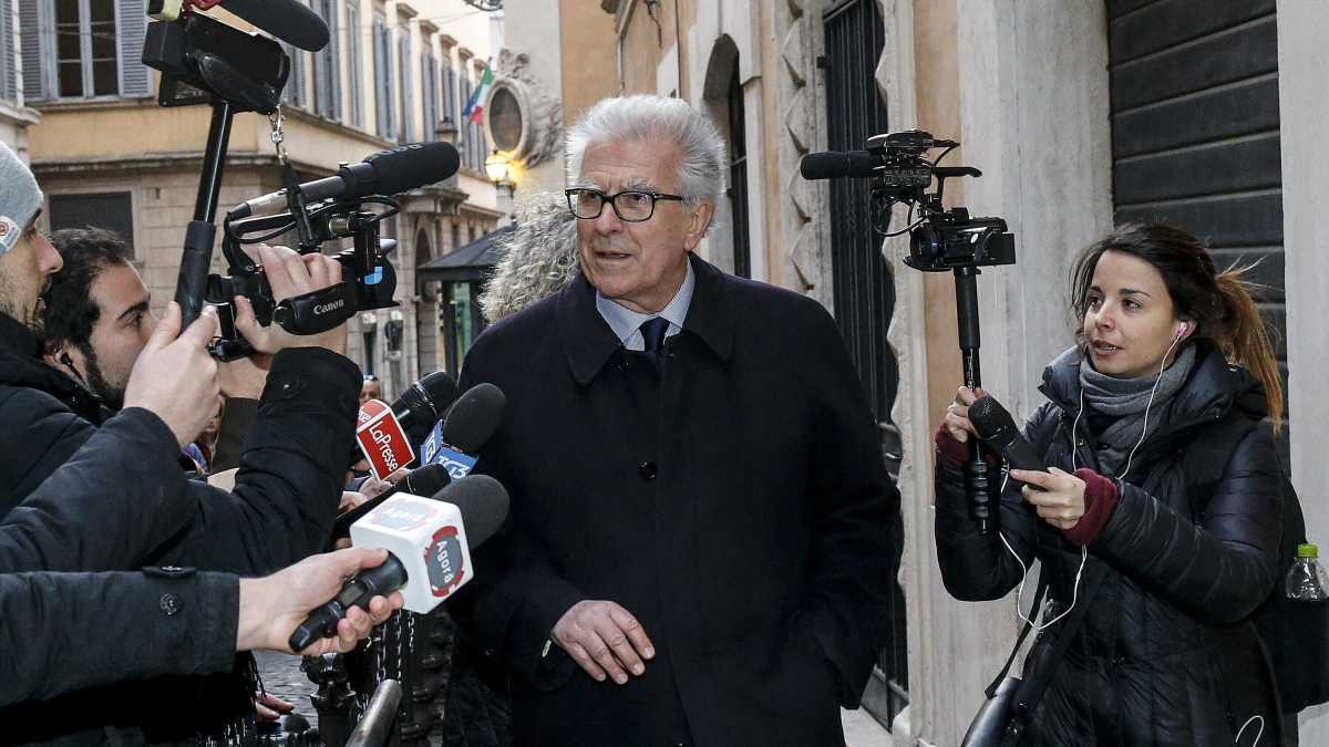 Immagine di Luigi Zanda (Pd): “Felice per Renzi. Le inchieste finite in nulla sono troppe”