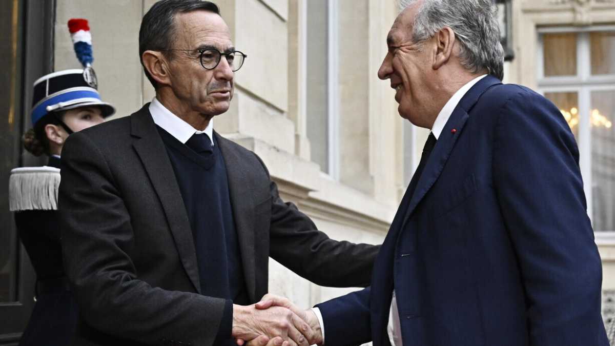 Immagine di Ecco il governo Bayrou: macronian-gollista, con un supertecnico alle Finanze