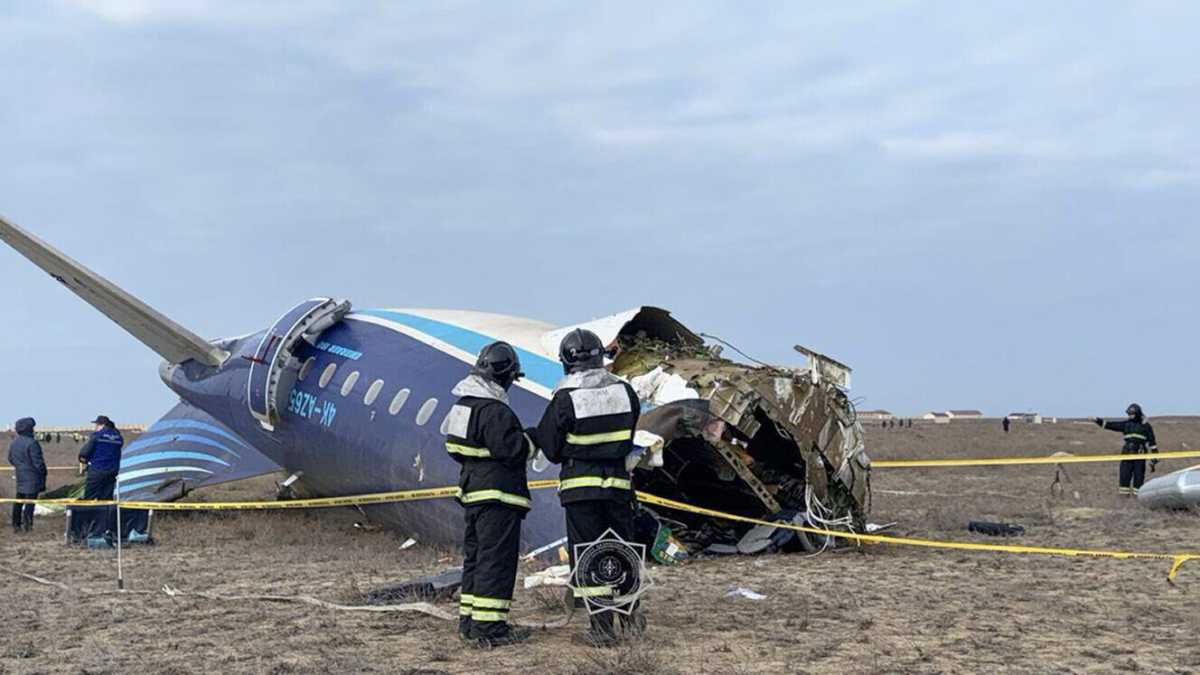 Immagine di La pista russa dietro l'aereo precipitato in Kazakistan