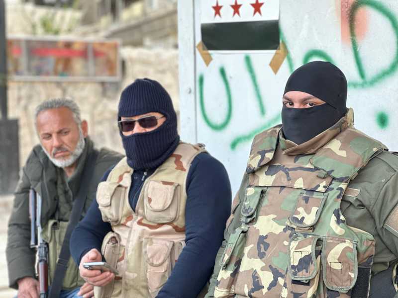 Militari Hts all&rsquo;ingresso di Mazzeh 86&nbsp;(foto di&nbsp;Luca Gambardella)<div>&nbsp;</div><br />