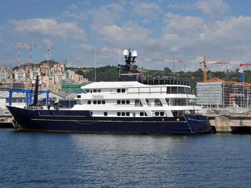 Il Force Blue, il mega yacht di Flavio Briatore, sequestrato dalla Guardia di Finanza di Genova per presunte irregolarita fiscali <br />