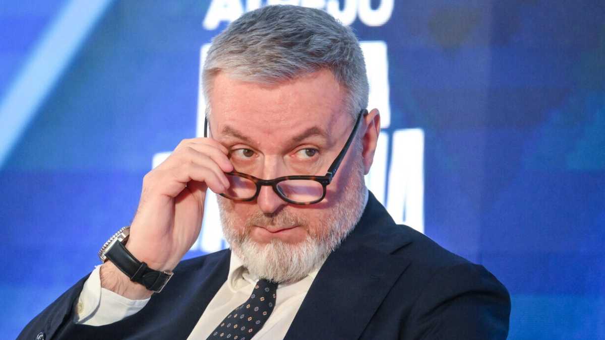Immagine di Guerini: "Sì alle armi all'Ucraina per tutto il 2025. Gaza? Crimini, ma non è un genocidio"