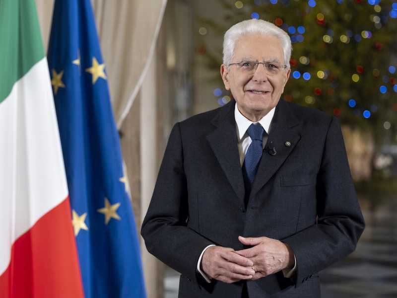 Pace, speranza, patriottismo. E soprattutto mediazioni. Come leggere, senza retorica, il discorso di Mattarella