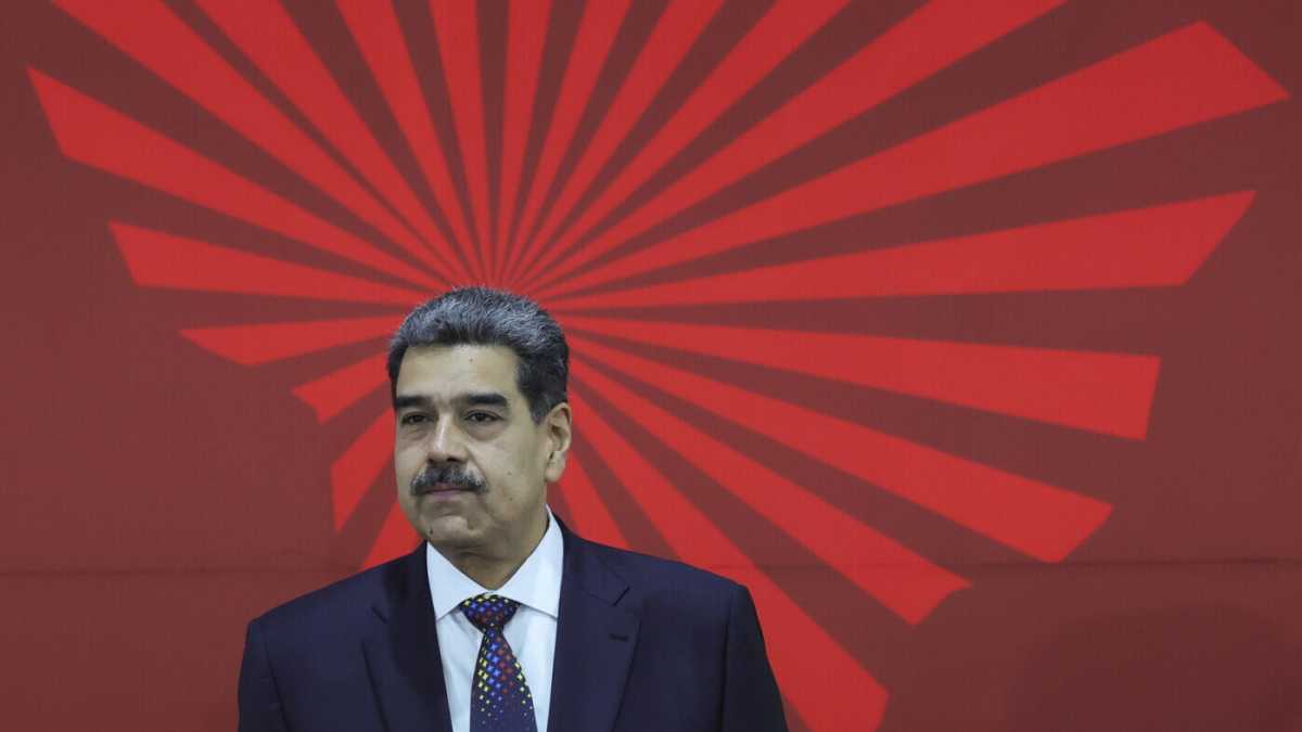 Immagine di Venezuela al bivio, Maduro e Urrutia vogliono giurare entrambi