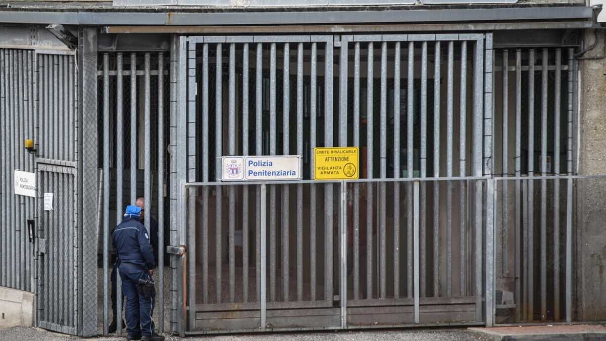 Immagine di Il sadismo istituzionale contro i detenuti. A Cospito tolgono pure la farina