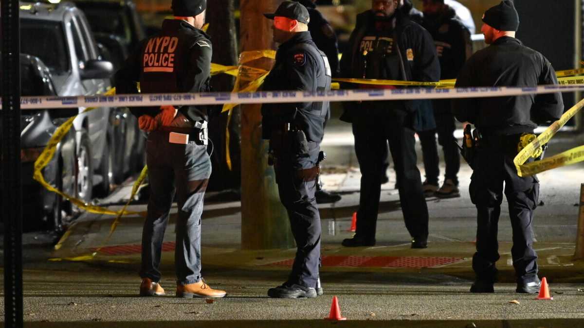 Immagine di New Orleans e le folle che inneggiano al jihad