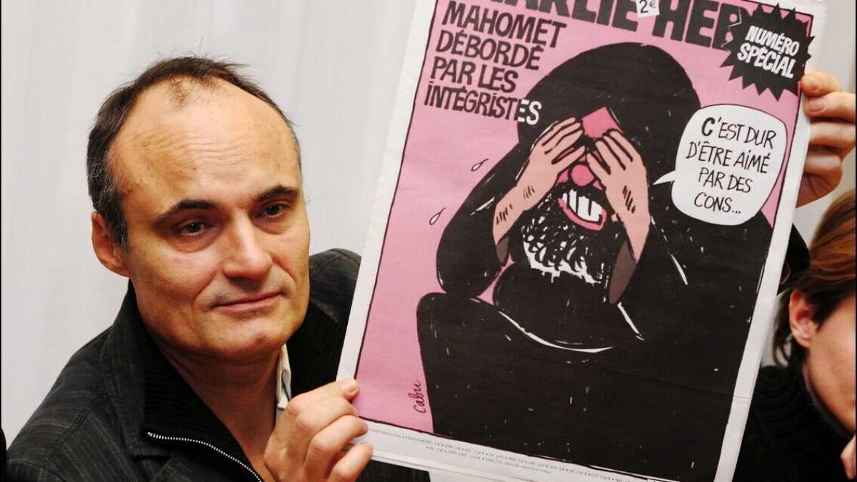 Immagine di "Dal mio bunker accuso gli islamisti e i vigliacchi travestiti da tolleranti”. Parla l'ex direttore di Charlie Hebdo