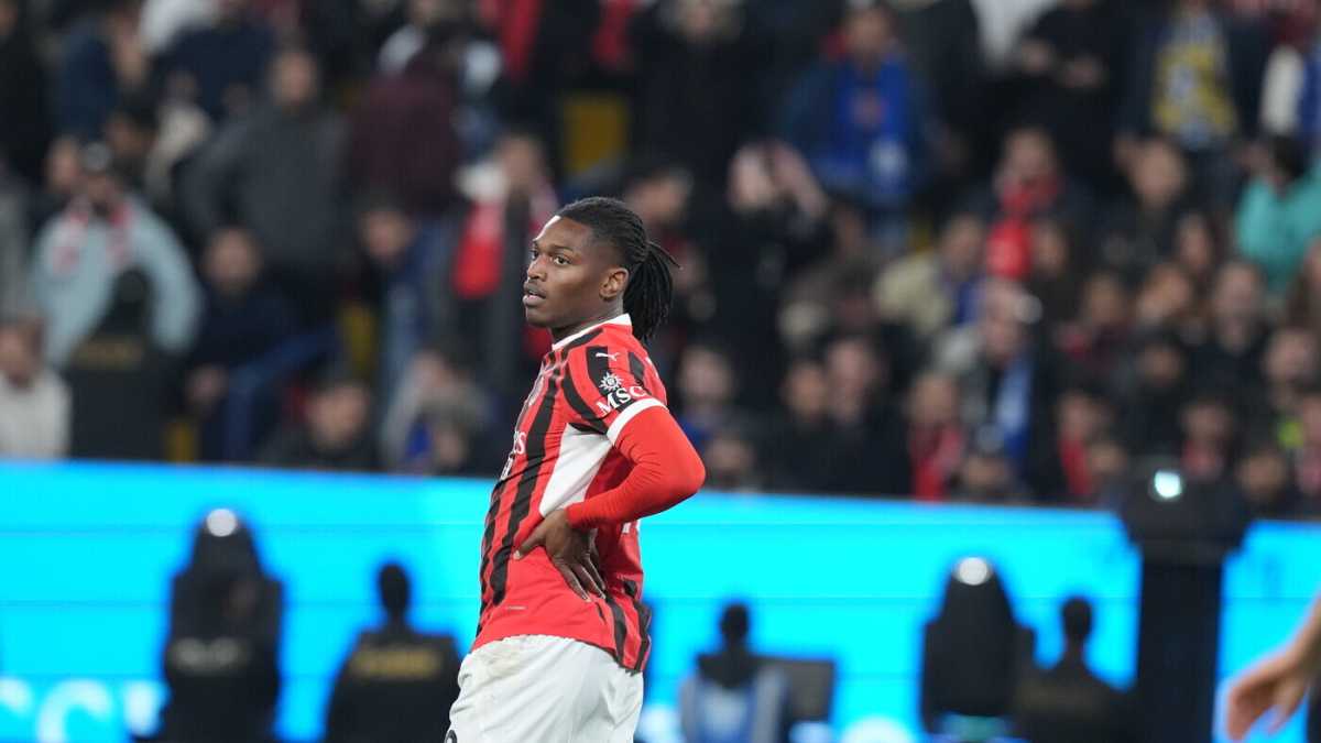 Immagine di Rafael Leao e la Luna