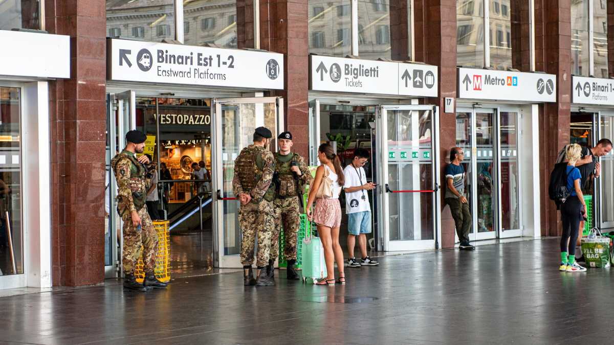 Immagine di Armocromia dell'insicurezza. Bianca o rossa? Termini resta zona franca