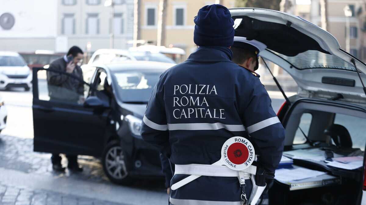 Immagine di Più vigili che autobus: Il 2025 anno delle multe