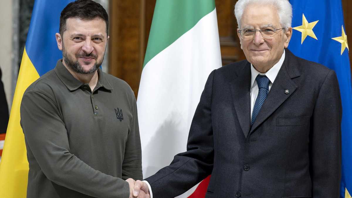 Immagine di Mattarella riceve Zelensky: "Dall'Italia pieno sostegno"