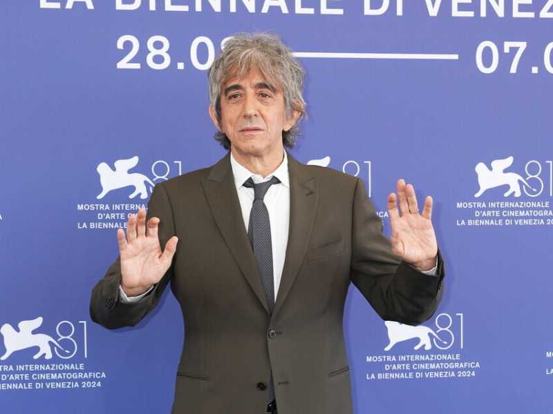 Sergio Rubini: "Grasso stronca la mia serie su Leopardi, ma sbaglia. Le serie Rai fanno servizio pubblico"