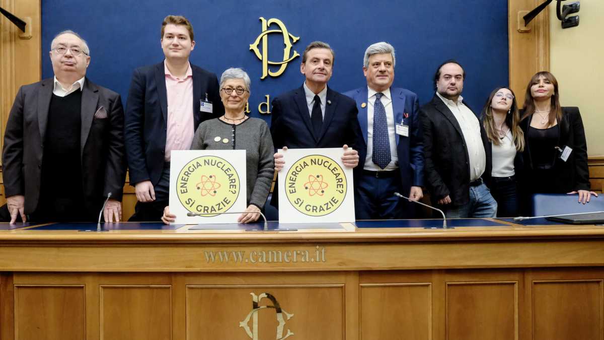 Immagine di Alla Camera 73 mila firme per il nucleare, mentre il piano del governo è ancora in stand by