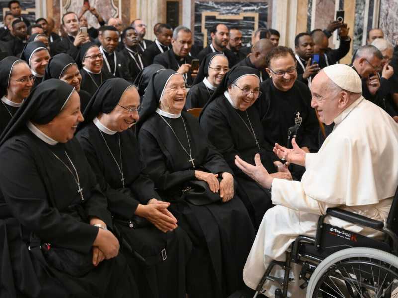"Donne ai vertici della Chiesa sì, ma non così". Parla il teologo Grillo