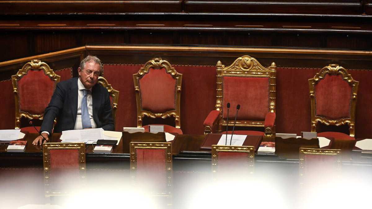 Immagine di Il governo dichiara guerra alle recensioni false