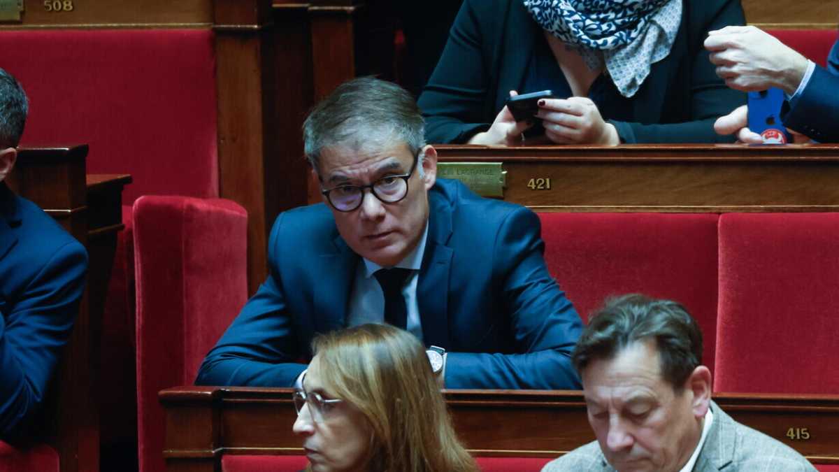 Immagine di Lo strappo dei socialisti francesi