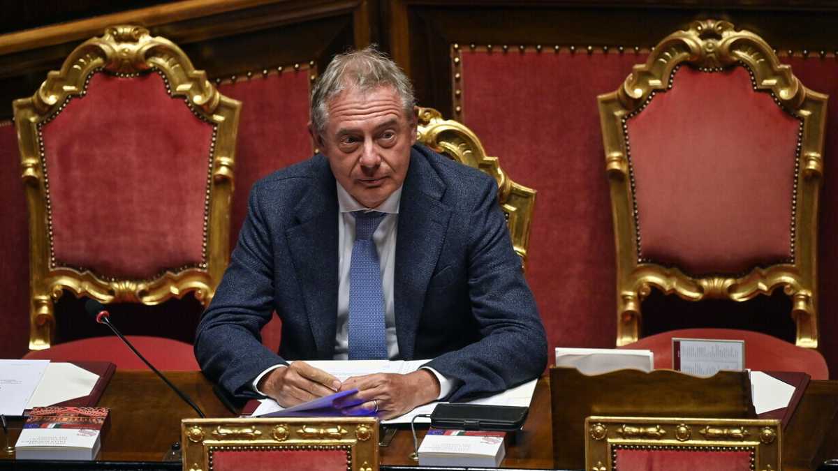 Immagine di Tutte le contraddizioni di Pd e Urso su biocarburanti e accise