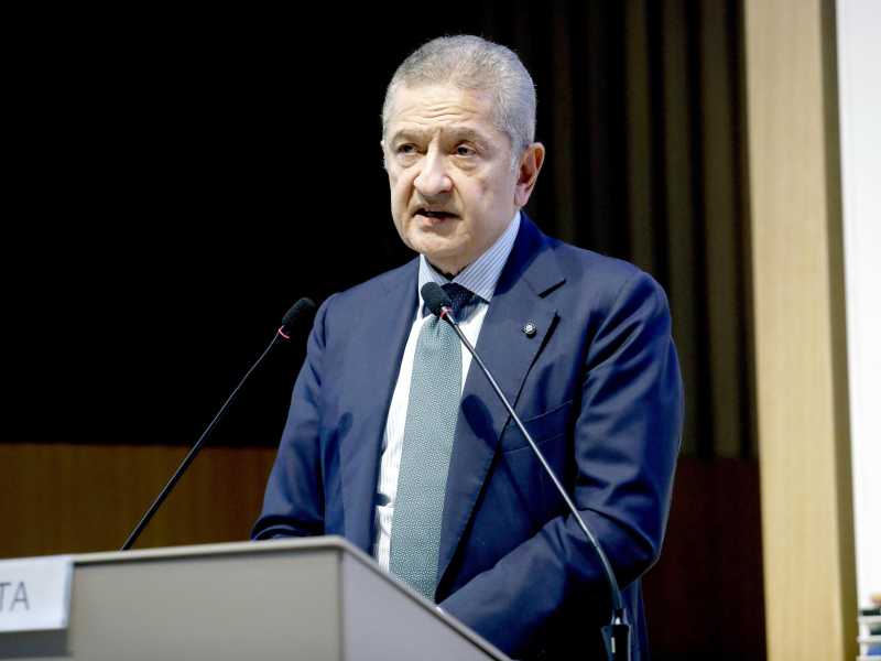 Come la globalizzazione può aiutare la pace. Lezione di Panetta