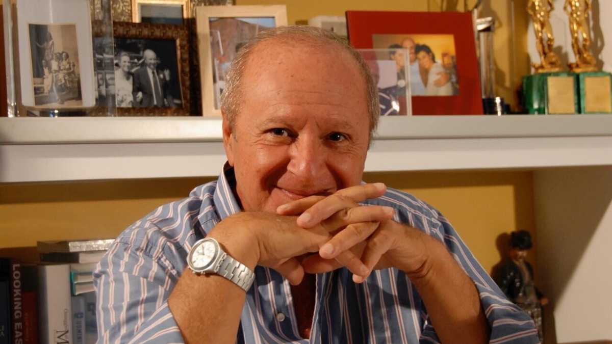 Immagine di Claudio Mattone: la crociata di un musicista a difesa del napoletano
