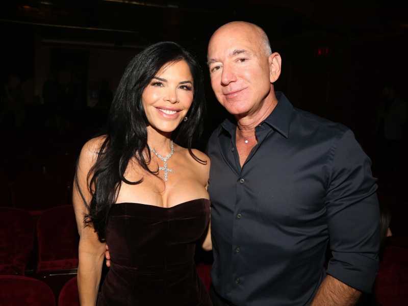 Jeff Bezos e la sua compagna Lauren Sanchez, presentatrice televisiva, sono da alcuni anni protagonisti del jet set internazionale (Getty)&nbsp;<br />