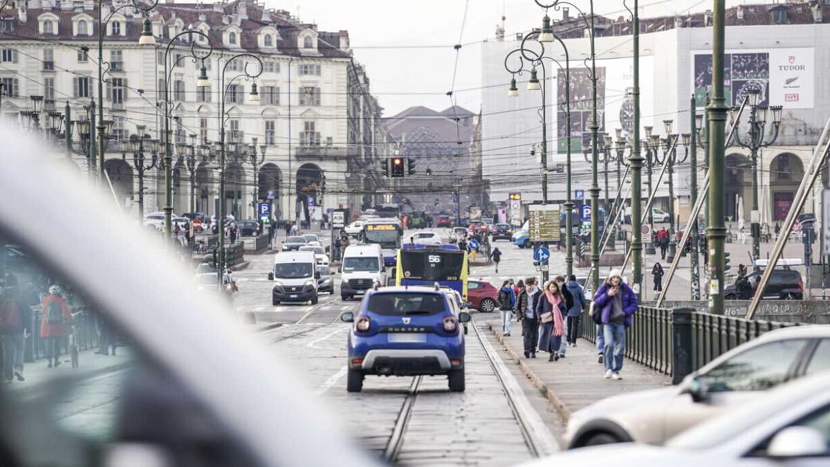 Immagine di Nel 2024 in Europa si sono vendute meno auto elettriche dell'anno precedente: una grana per Bruxelles