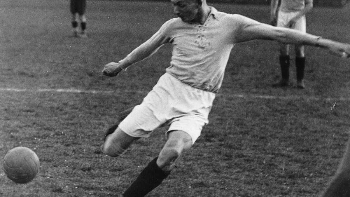 Immagine di Matthias Sindelar era così leggero che sembra volare