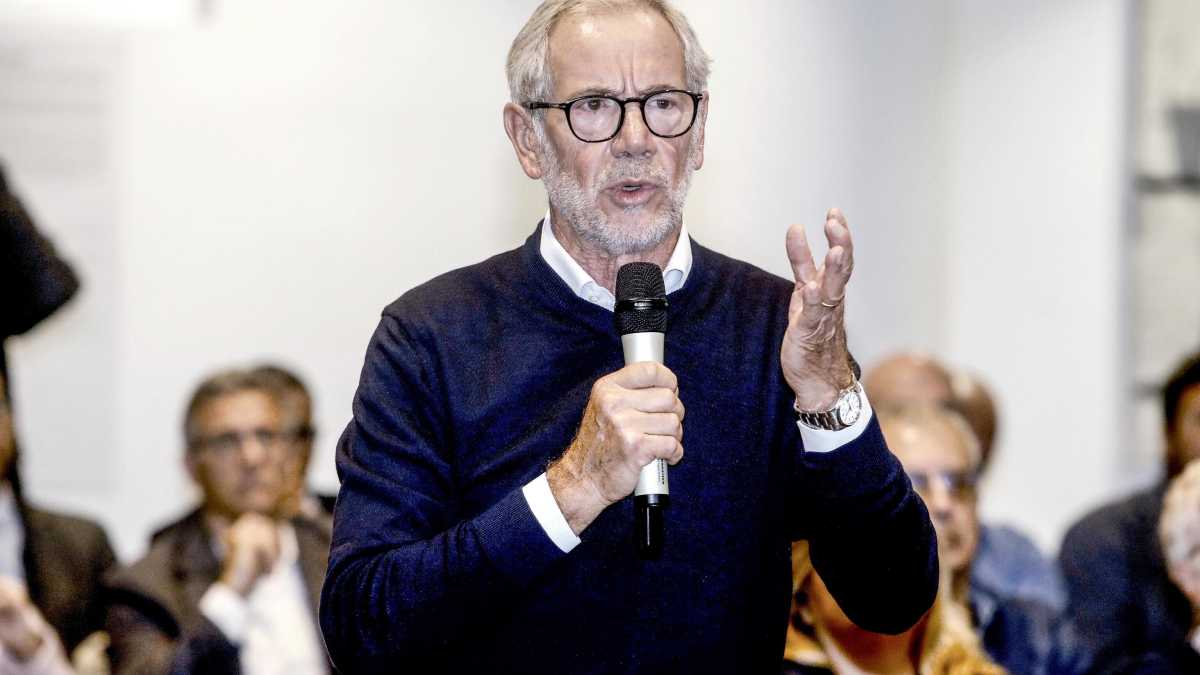 Immagine di Bertolaso contro la Lega sull'Oms: "Uscire? Assolutamente sbagliato"