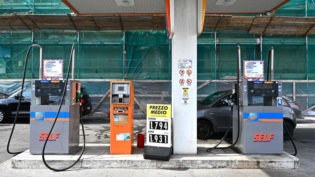 Immagine di Sì del Senato all'aumento delle accise del gasolio