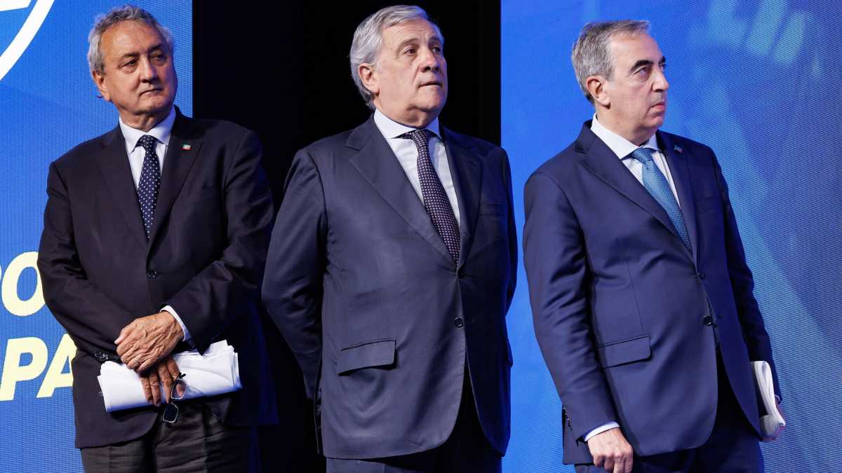 Immagine di Il “chiodo” di Tajani e Gasparri: Rai e Corte sabotate, la giostra dei nomi (anche la moglie di Bruno Vespa)