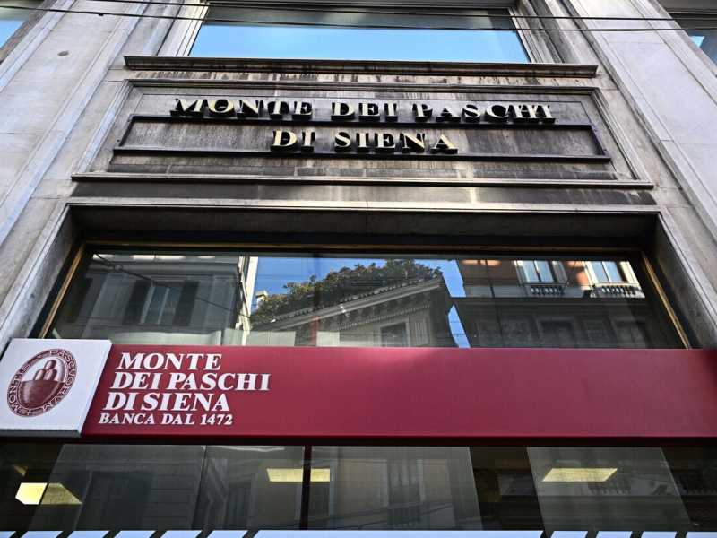 Offerta di Mps su Mediobanca, pro e contro dell'ambiziosa scalata dell'ex Cenerentola alla roccaforte del potere finanziario italiano