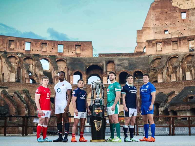I capitani di Galles, Inghilterra, Francia, Irlanda, Scozia e Italia (Michele Lamaro) al Colosseo. Debutto l&rsquo;1 febbraio in Scozia (foto Sei Nazioni)&nbsp;<br />
