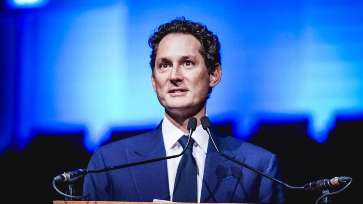 Immagine di John Elkann andrà in Parlamento: il 19 marzo l'audizione su Stellantis