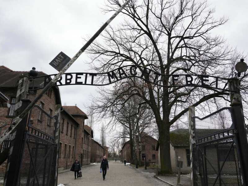 Auschwitz: qui si protegge il futuro
